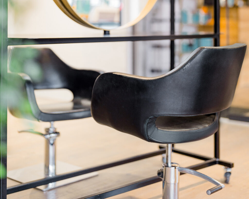 TWO FOUR TWO | hairsalon, kapper, veldhoven, education, businessroom